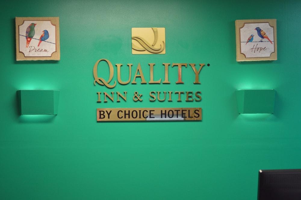 Quality Inn & Suites Fayetteville Bagian luar foto