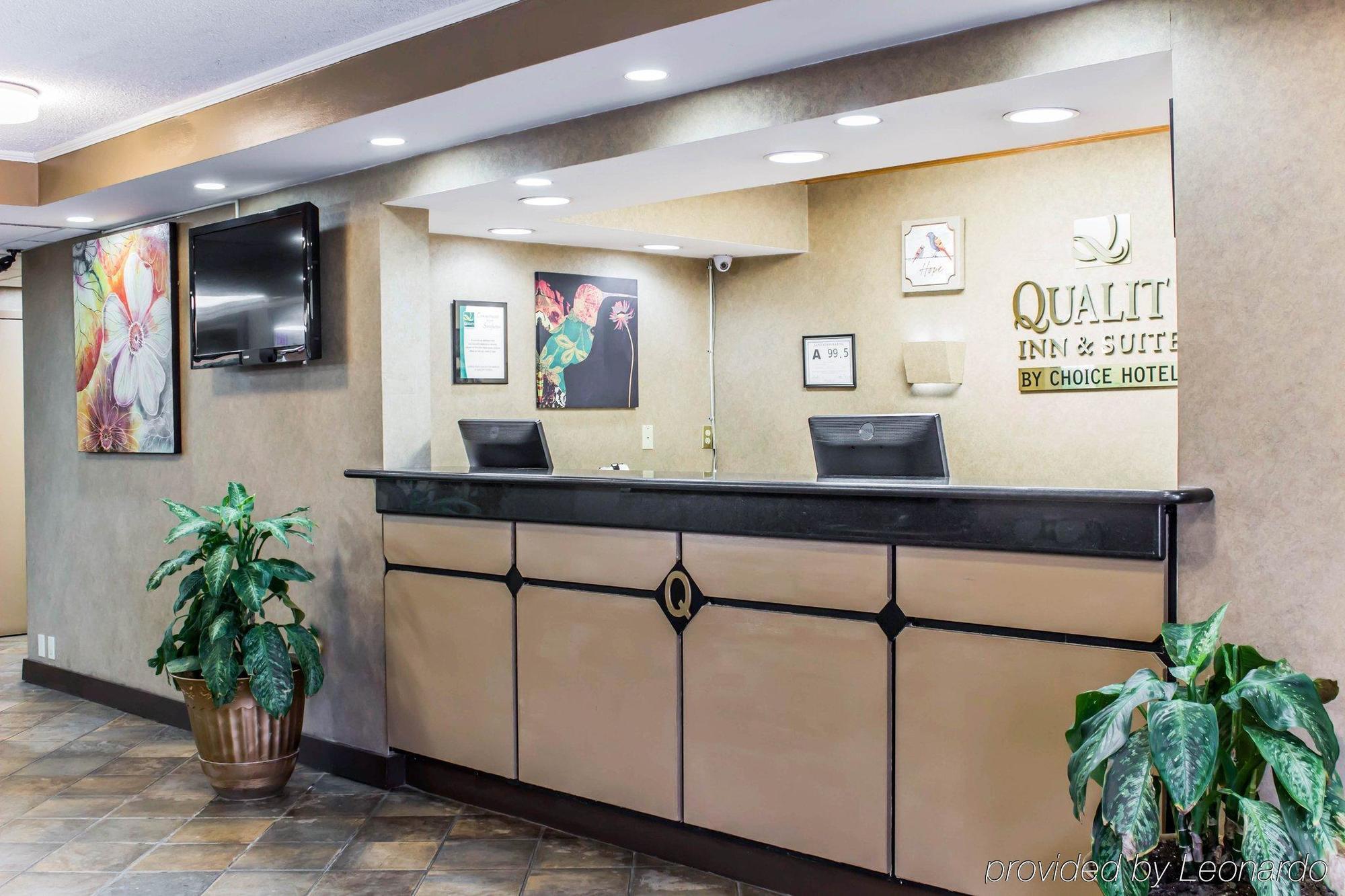 Quality Inn & Suites Fayetteville Bagian luar foto